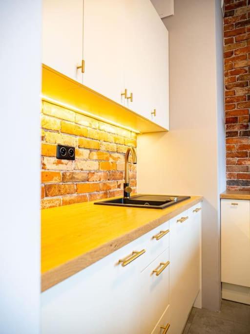 Chic Apartment In Historic Koneser Area Varsóvia Exterior foto