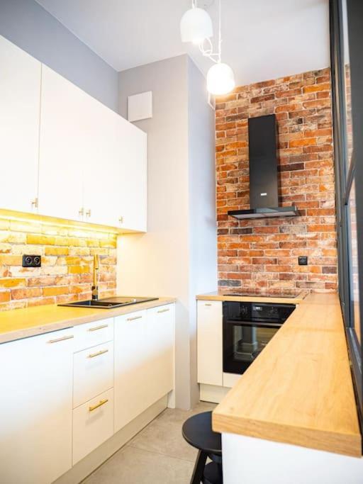 Chic Apartment In Historic Koneser Area Varsóvia Exterior foto
