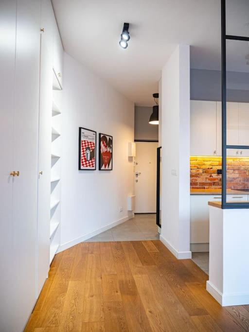 Chic Apartment In Historic Koneser Area Varsóvia Exterior foto