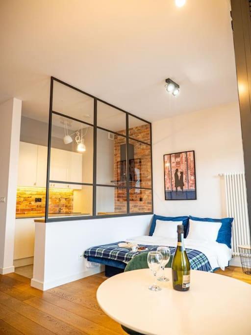 Chic Apartment In Historic Koneser Area Varsóvia Exterior foto