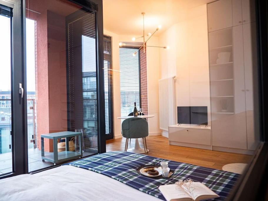 Chic Apartment In Historic Koneser Area Varsóvia Exterior foto